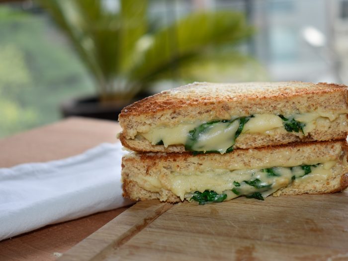 Sandwich de Quesano Mozzarella con Espinaca